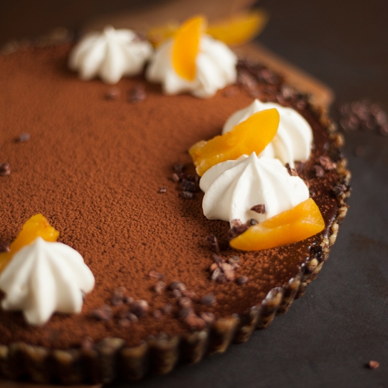 Ekspresna sacher čokoladna pita – brez peke