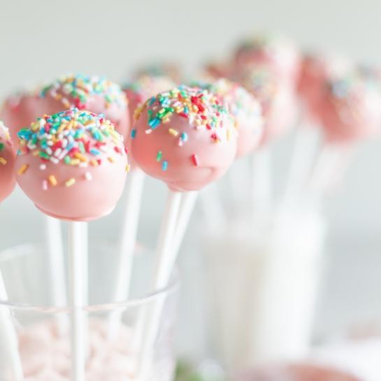 Jagodni Cake Pops