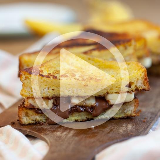 Francoski toast z Nutello in bananami