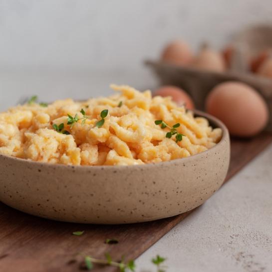 Brezglutenski špecli (Spaetzle) z maslenimi drobtincami