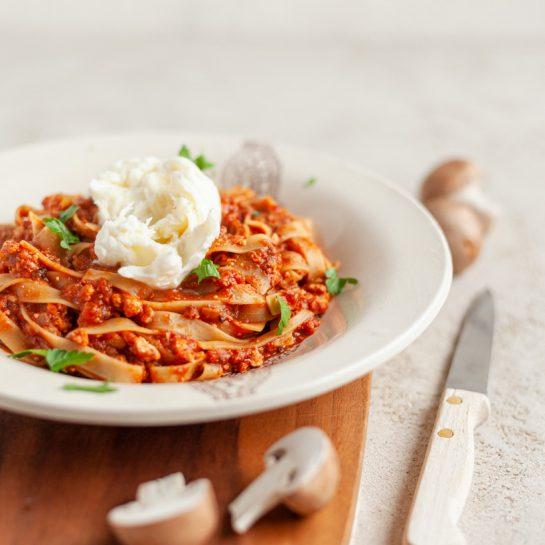 Veganska bolonjska omaka s tofujem in šampinjoni