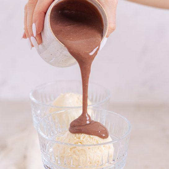 Vroča čokolada affogato