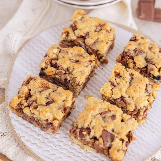 Rezane piškotne kocke s čokolado