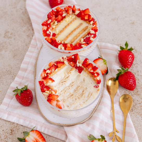 Jagodno belo čokoladni japonski cheesecake